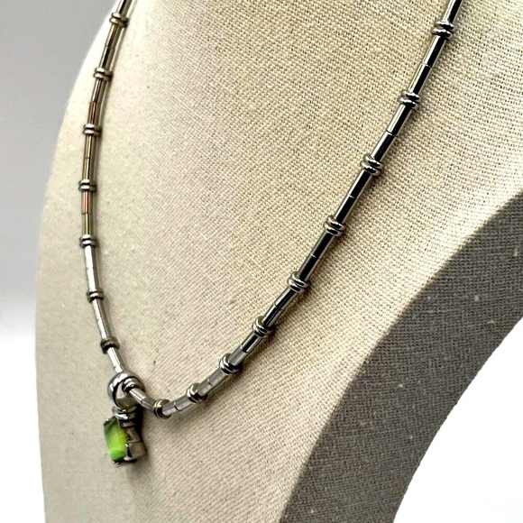 Silver Necklace With Green Glass Cats Eye Pendant - Picture 5 of 8